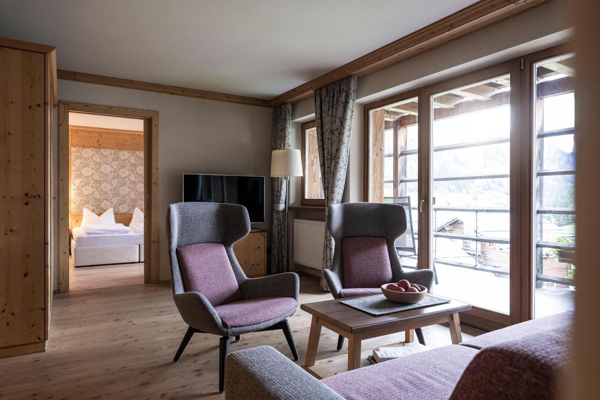 Post Alpina - Family Mountain Chalets Сан-Кандідо Екстер'єр фото
